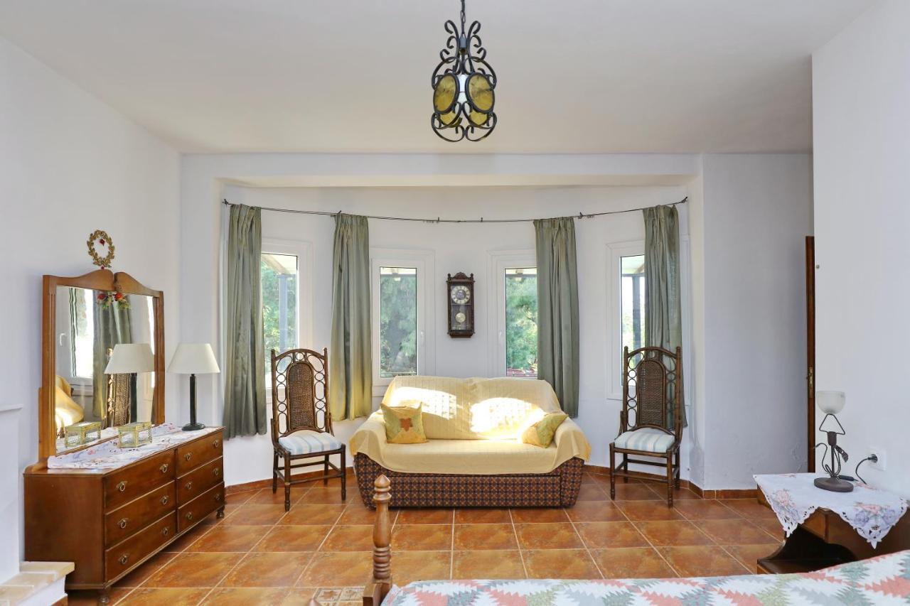 Aloni Villa สโกเปลอสทาวน์ ภายนอก รูปภาพ