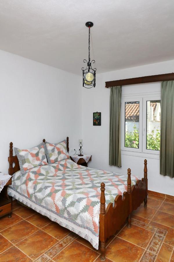 Aloni Villa สโกเปลอสทาวน์ ภายนอก รูปภาพ